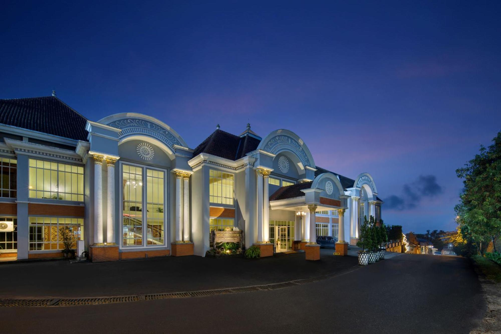 Royal Hotel Tretes Prigen Exterior foto