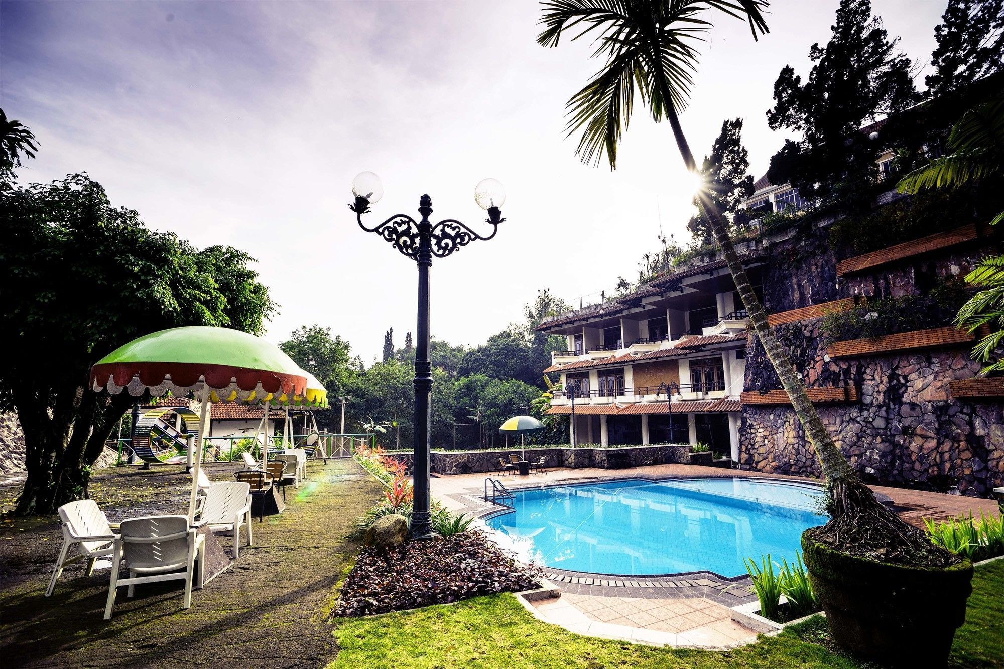 Royal Hotel Tretes Prigen Exterior foto